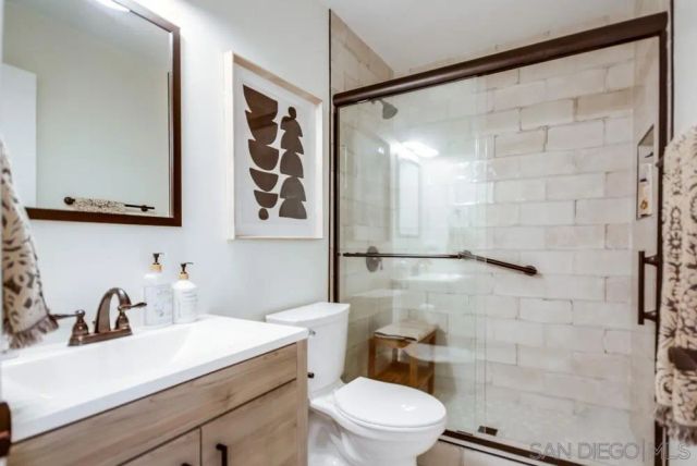 6952 Camino Amero, San Diego, CA 92111