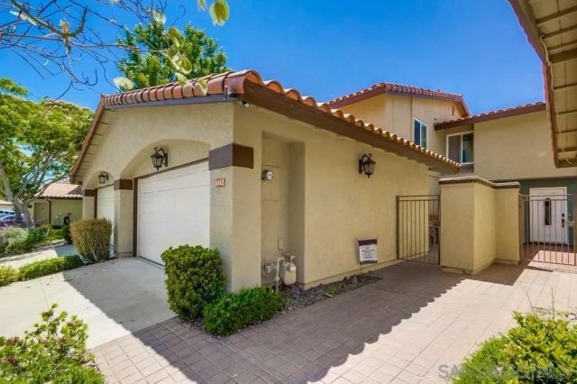 6952 Camino Amero, San Diego, CA 92111