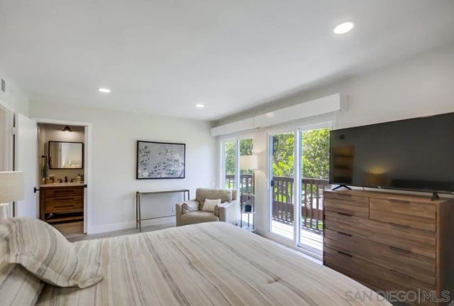 6952 Camino Amero, San Diego, CA 92111