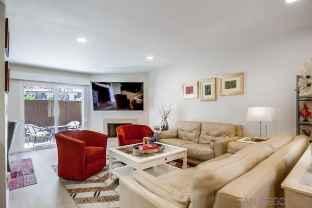 6952 Camino Amero, San Diego, CA 92111