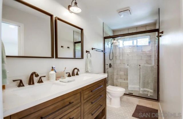 6952 Camino Amero, San Diego, CA 92111