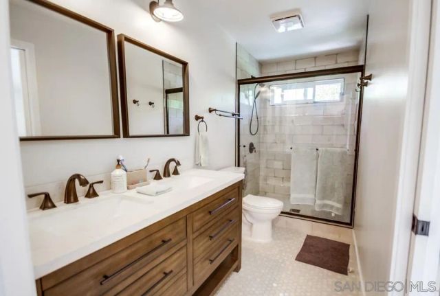 6952 Camino Amero, San Diego, CA 92111