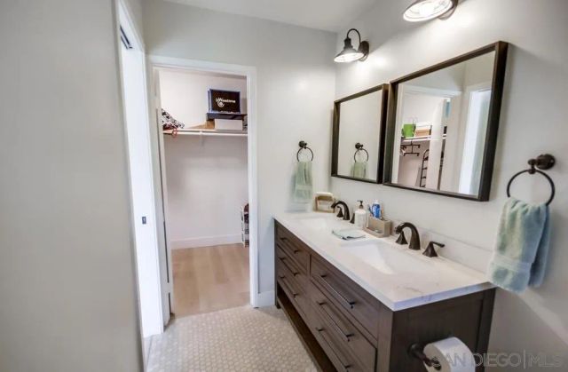 6952 Camino Amero, San Diego, CA 92111