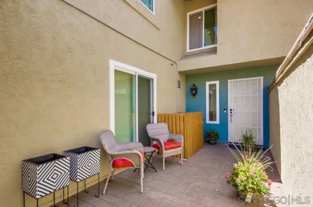 6952 Camino Amero, San Diego, CA 92111