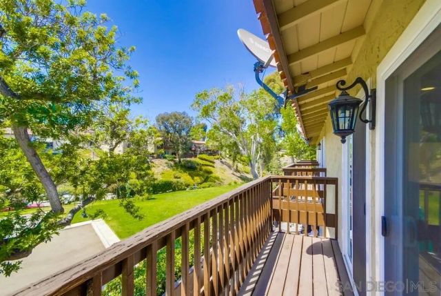 6952 Camino Amero, San Diego, CA 92111