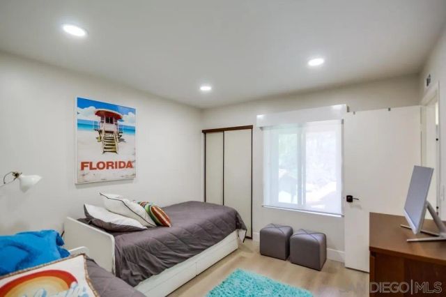 6952 Camino Amero, San Diego, CA 92111