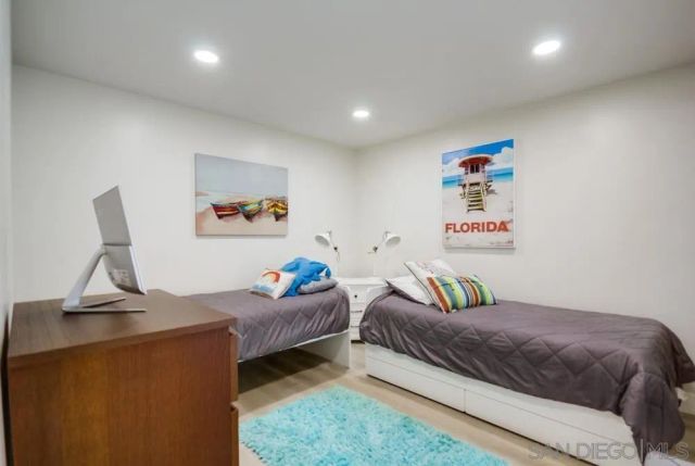 6952 Camino Amero, San Diego, CA 92111