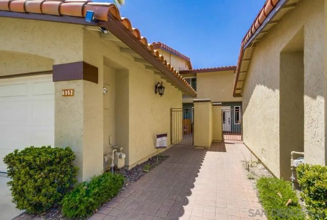 6952 Camino Amero, San Diego, CA 92111