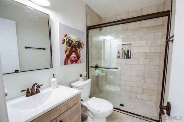 6952 Camino Amero, San Diego, CA 92111
