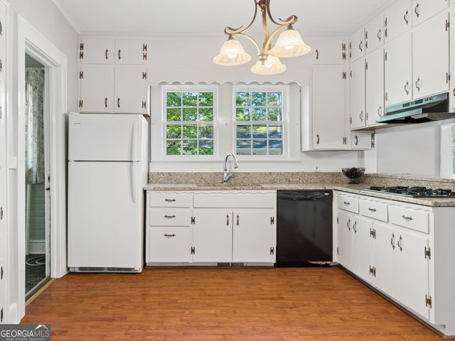 183 Athens Street, Hartwell, GA 30643
