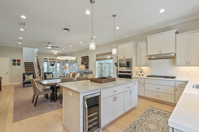 154 Sycamore Street, Shenandoah, TX 77384