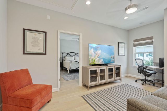 154 Sycamore Street, Shenandoah, TX 77384