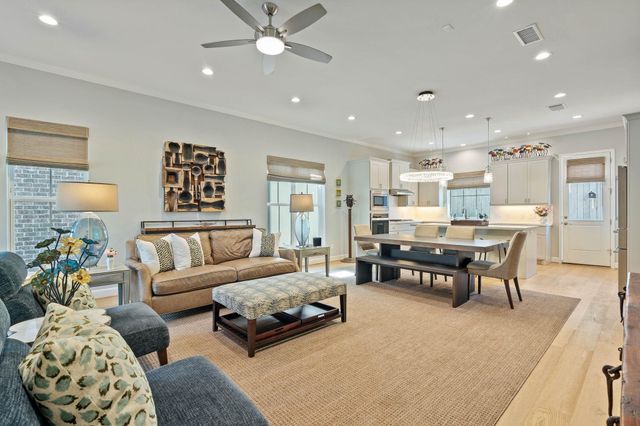 154 Sycamore Street, Shenandoah, TX 77384