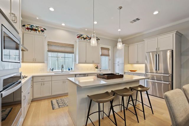 154 Sycamore Street, Shenandoah, TX 77384