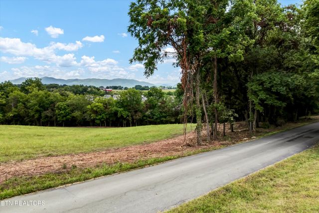 3504 Davis Ford Rd, Maryville, TN 37804