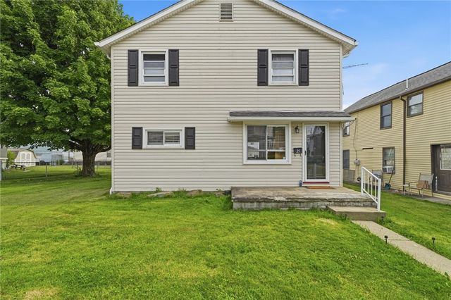 25 Lincoln Ave, North Irwin, PA 15642