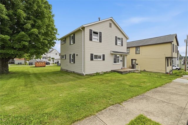 25 Lincoln Ave, North Irwin, PA 15642