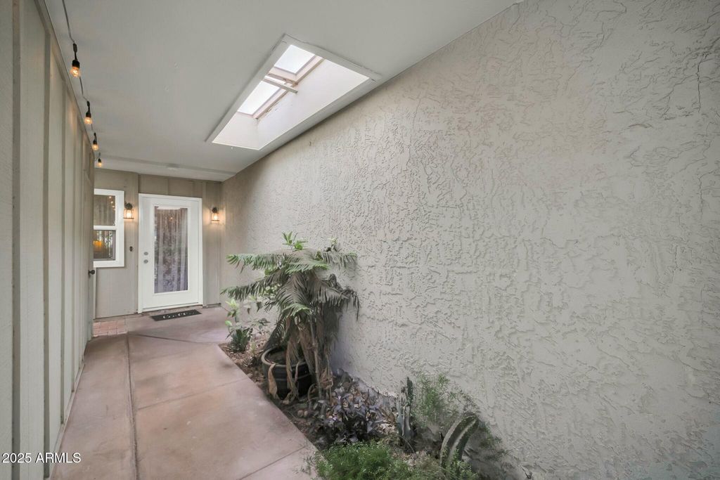 1924 W BELMONT Avenue, Phoenix, AZ 85021 — photo 3