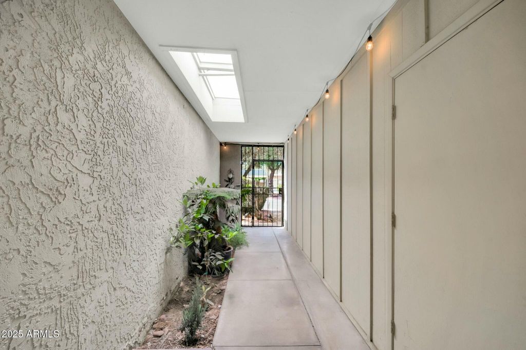1924 W BELMONT Avenue, Phoenix, AZ 85021 — photo 4
