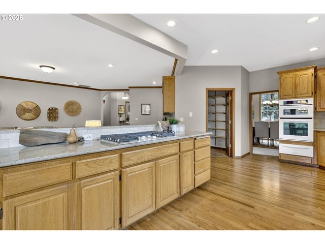 5778 Se MCNARY Rd, Milwaukie, OR 97267