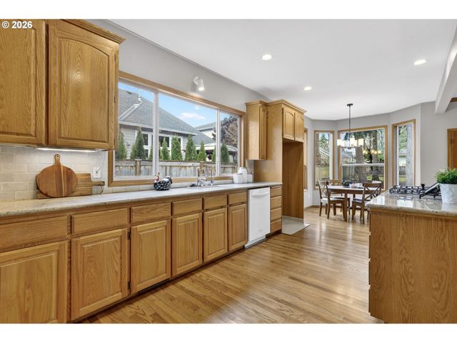 5778 Se MCNARY Rd, Milwaukie, OR 97267