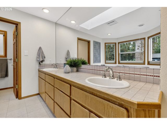 5778 Se MCNARY Rd, Milwaukie, OR 97267