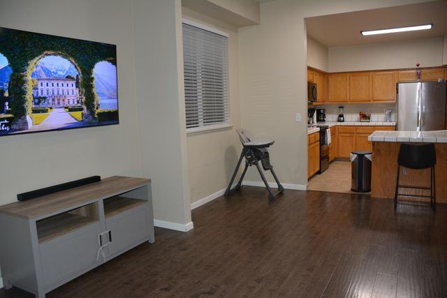 5221 Old Town Ln, Salida, CA 95368