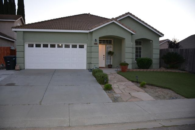 5221 Old Town Ln, Salida, CA 95368