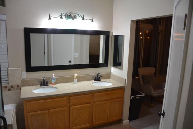 5221 Old Town Ln, Salida, CA 95368