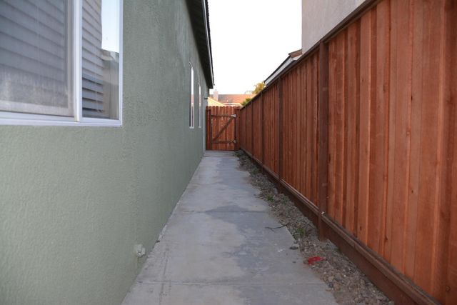 5221 Old Town Ln, Salida, CA 95368