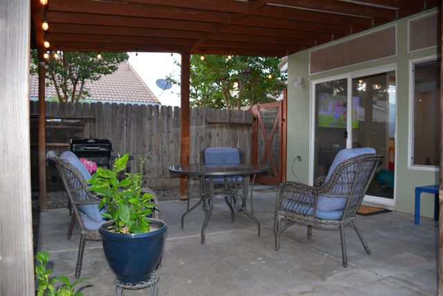 5221 Old Town Ln, Salida, CA 95368