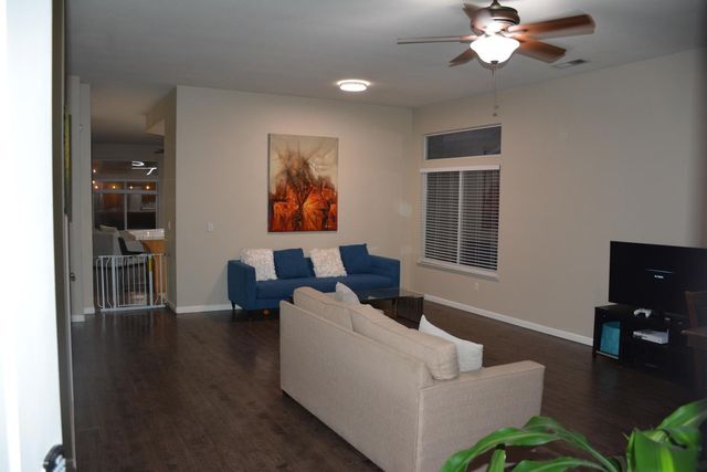 5221 Old Town Ln, Salida, CA 95368