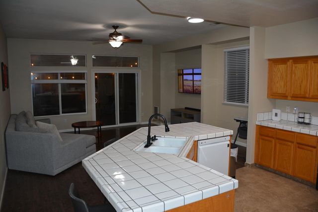 5221 Old Town Ln, Salida, CA 95368