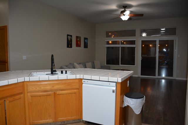 5221 Old Town Ln, Salida, CA 95368