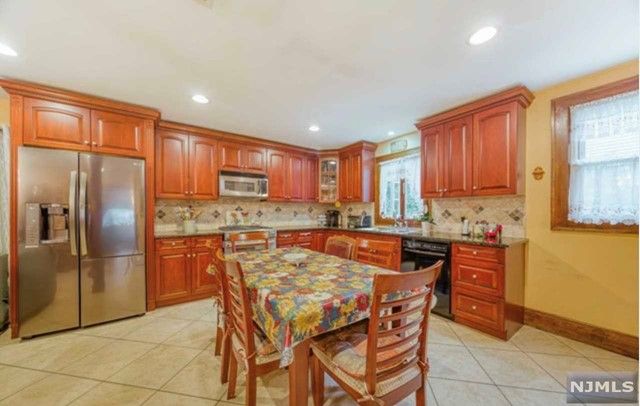 478 Leonia Avenue, Bogota, NJ 07603