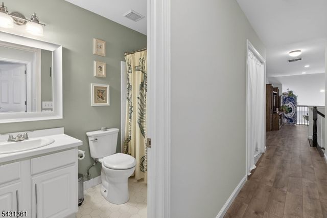 712 Firethorn Dr, Union Twp., NJ 07083