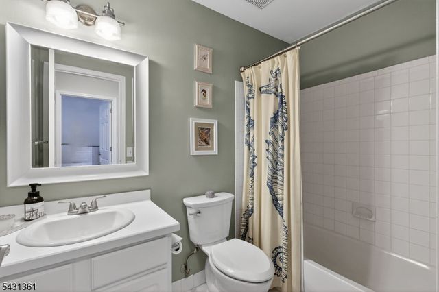 712 Firethorn Dr, Union Twp., NJ 07083