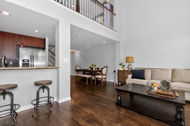 712 Firethorn Dr, Union Twp., NJ 07083