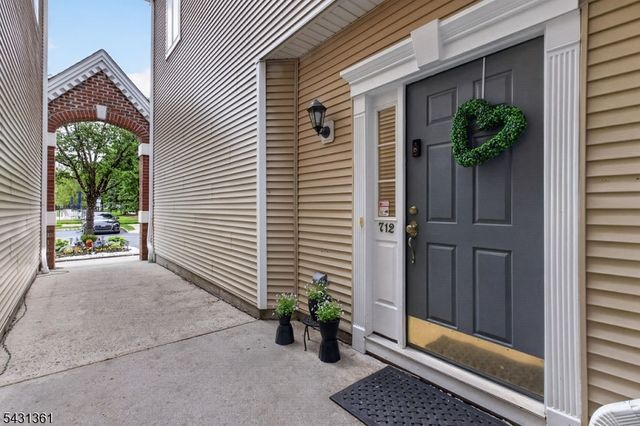712 Firethorn Dr, Union Twp., NJ 07083
