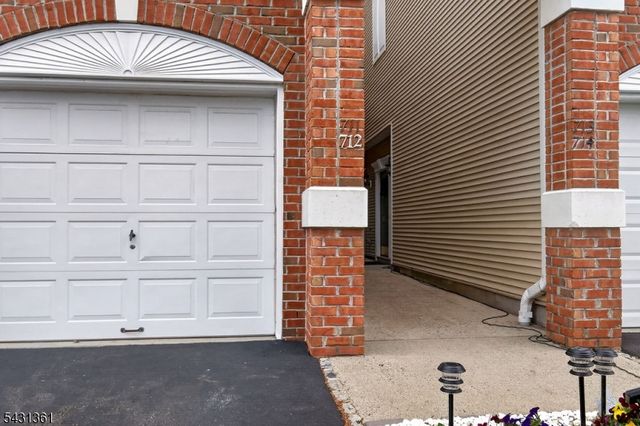 712 Firethorn Dr, Union Twp., NJ 07083