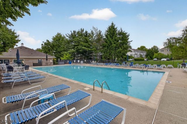 712 Firethorn Dr, Union Twp., NJ 07083