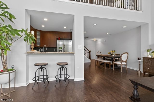 712 Firethorn Dr, Union Twp., NJ 07083