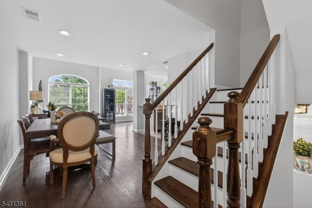712 Firethorn Dr, Union Twp., NJ 07083