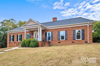 3900 Braxton Drive, Charlotte, NC 28226
