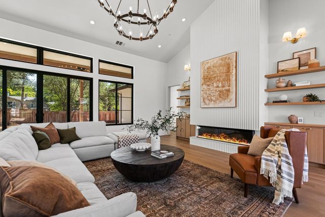 5556 Fetz Ln, Fair Oaks, CA 95628