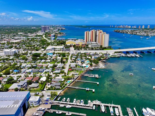 265 E 23RD Street, Riviera Beach, FL 33404
