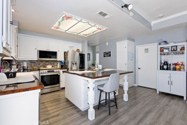 12369 Quanah Court, Victorville, CA 92395