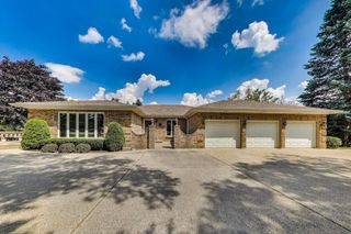 21070 W Columbia Court, Lake Zurich, IL 60047