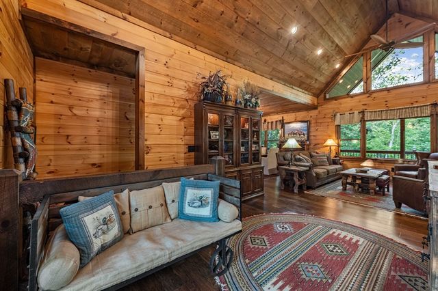 115 Brighton Way, Mineral Bluff, GA 30559