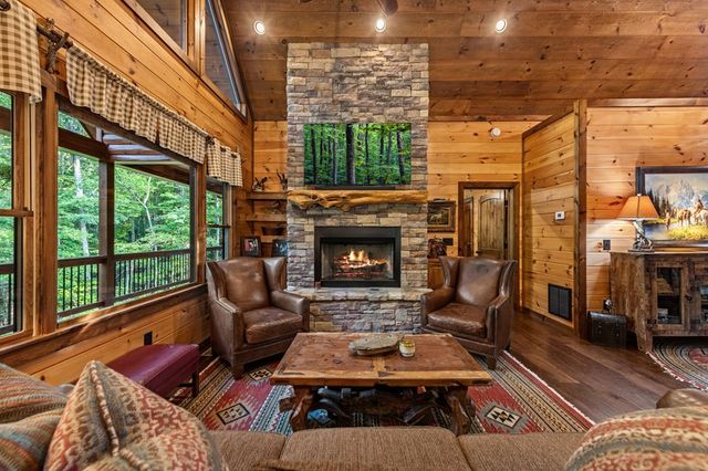115 Brighton Way, Mineral Bluff, GA 30559